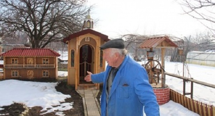 Зошто овој бугарски пензионер си изградил црква во дворот?