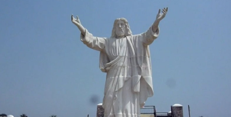 Во Африка поставена статуа на Исус тешка 40 тони