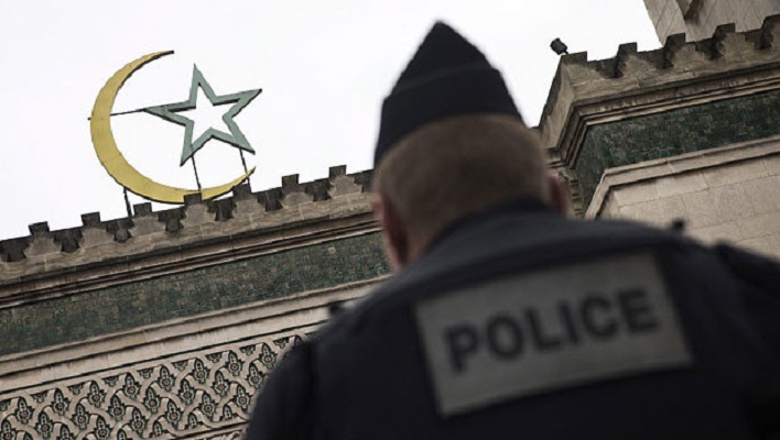 Валс: Франција нема да ја гарантира слободата на исламот ако муслиманите не ѝ помогнат на земјата