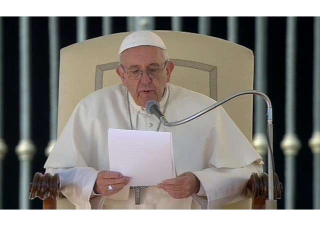 Папата Франциск повика на „итен прекин на огнот“ во Сирија