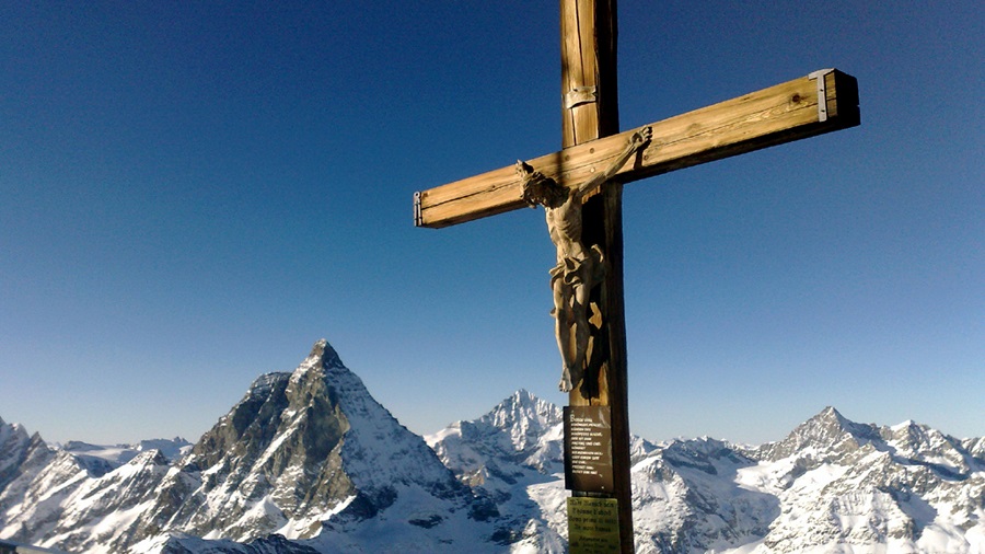 Швајцарците бараат Крстот да остане дел од јавните места