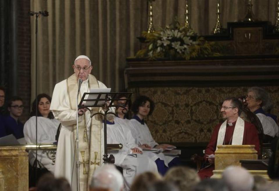 Папата Франциск за првпат ја посети Англиската црква