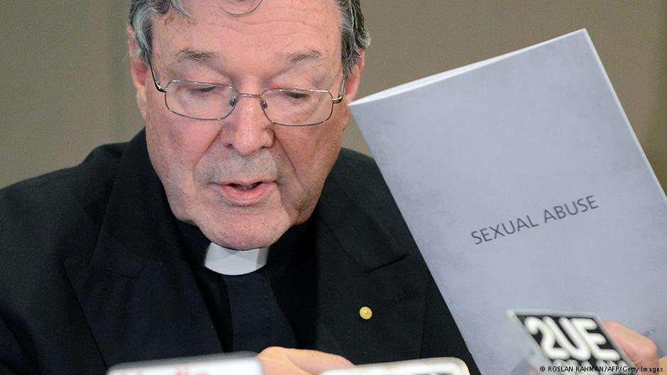Третиот човек во Ватикан под истрага за педофилија