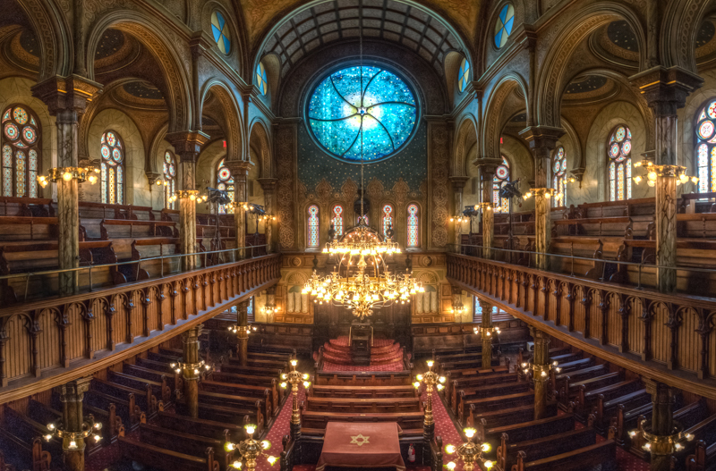 Елдриџ стрит Синагоата во Њујорк, - Еврејски ( Една од првите синагоги изградени во САД во 1887 година)