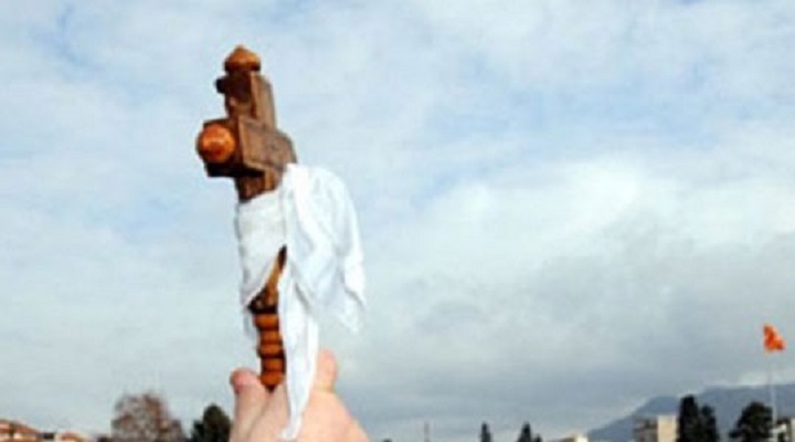 Средношколецот Ацо Андонов го фати крстот во Берово
