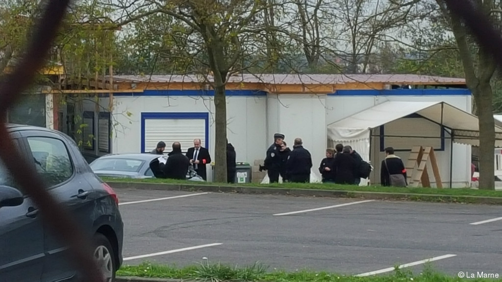 Франција затвори џамија во близина на Париз