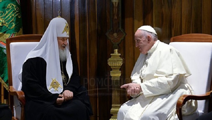 ВО ЖИВО: Гледајте ја во живо средбата на Папата Франциск и Патријархот Кирил