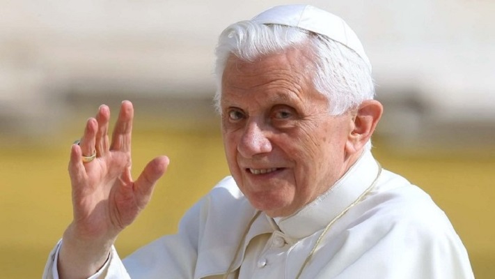 Шок во Ватикан: Екс Папата Бенедикт XVI жестоко ја нападна Католичката црква