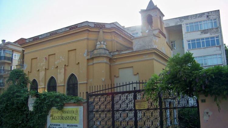 Бурса ја заствора единствената христијанска црква во градот