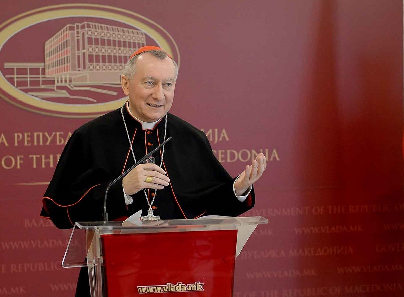 Кардиналот Паролин: Потребно е хумано и одржливо решение за бегалците
