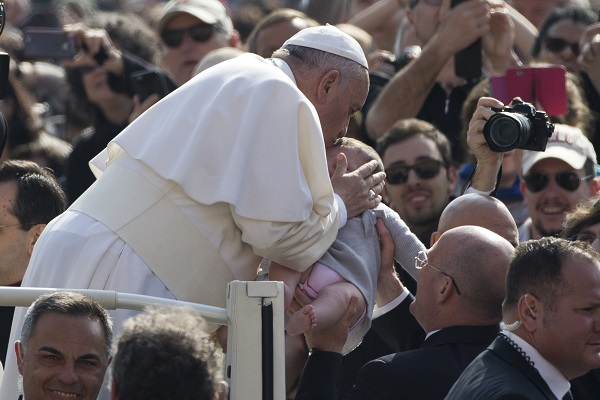 Франциск не се плаши од тероризмот, утре излегува на плоштадот во Ватикан