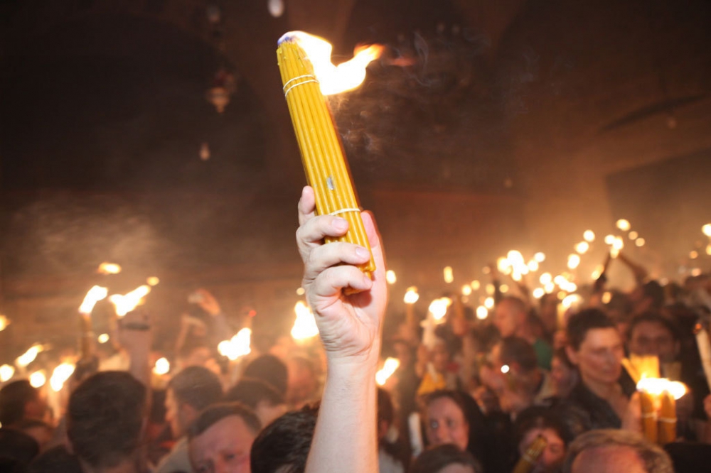 Благодатниот оган годинава во Македонија ќе стаса преку Бугарската Црква
