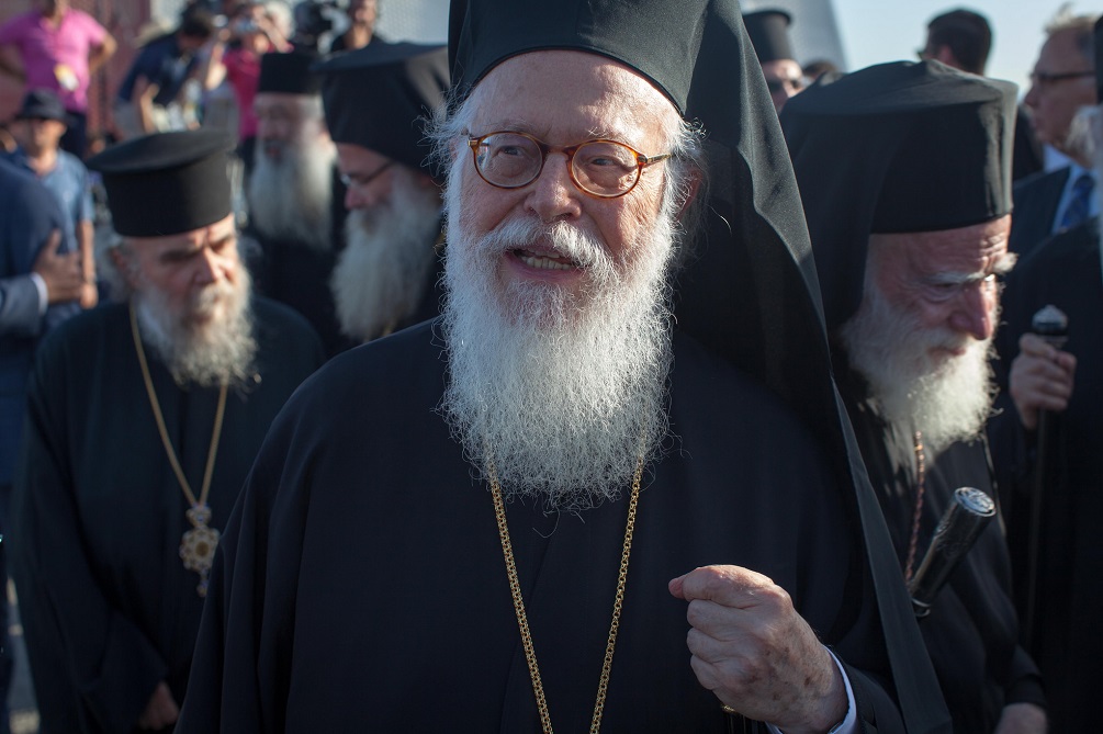 Поглаварот на Албанската православна црква, ја доби битката со Ковид-19