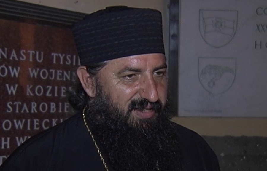 Отец Пимен со осуда за морбидната фотографија на Груевски