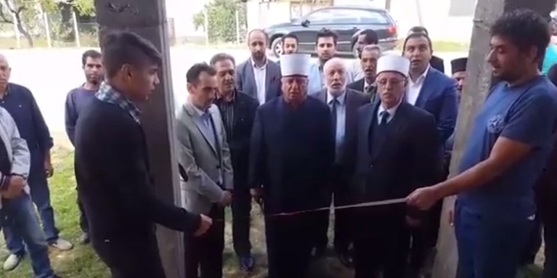 Поглаварот Реџепи ја отвори џамијата во Тработивиште