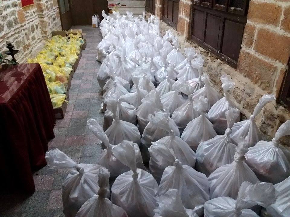 ВИДЕО: Црквата Свето Благовештение во Прилеп подели 90 пакети на социјално загрозени семејства