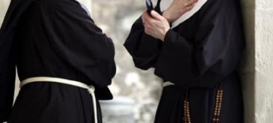 Монахиња обвинета за помагање во злоставување малолетно девојче