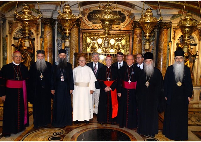 СПЦ и Католичката црква не се договорија, за Степинац ќе пресече Папата