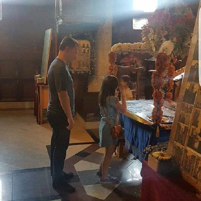 Груевски со семејството во Охрид за Голема Богородица