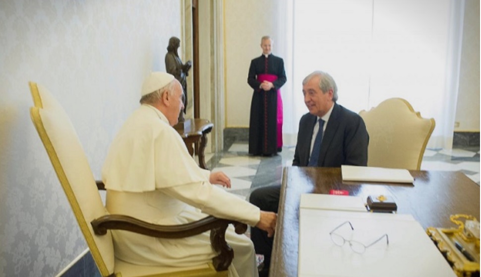 Главниот ревизор на Ватикан бил принуден на оставка