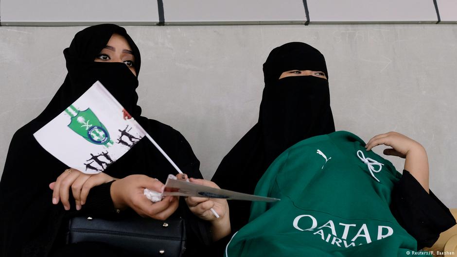 Фотографија на денот: Жените во Саудиска Арабија првпат на стадион