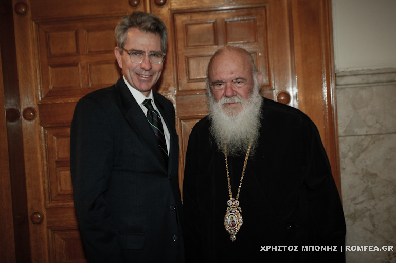 Украина и Македонија главни теми на средбата на грчкиот  архиепископ и американскиот амбасадор