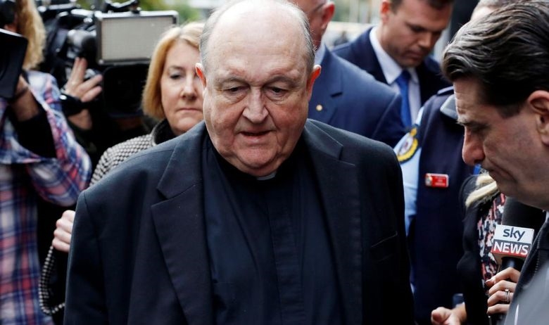 Поранешниот австралиски надбискуп , осуден за педофилија , избегна затворска казна
