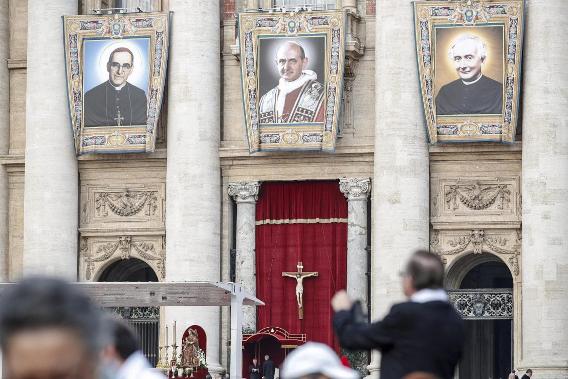 Папата Павле Шести и Оскар Ромеро прогласени за светци