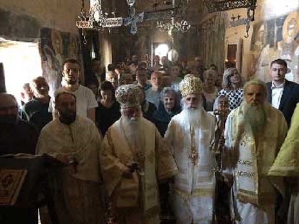 Владиците Петар и Тимотеј на заедничка служба во манастирот Зрзе