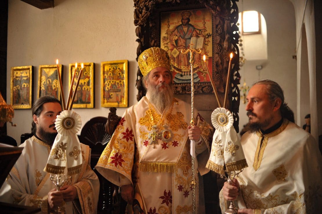 Прва Литургија на Отец Партениј како Епископ