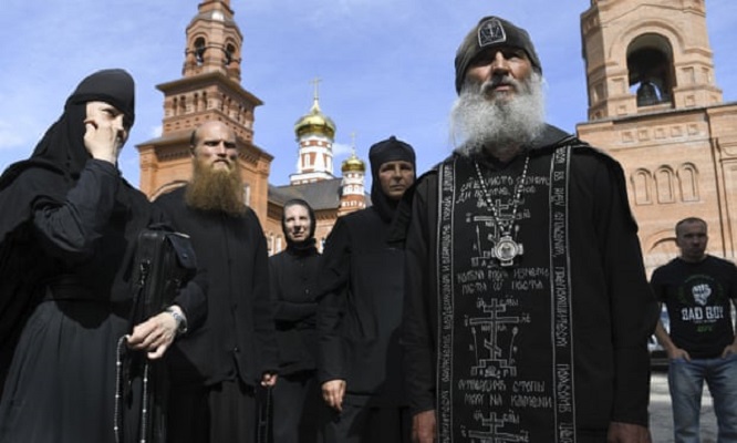 Руски монах заврши в затвор тврдејќи дека Ковид 19 не постои