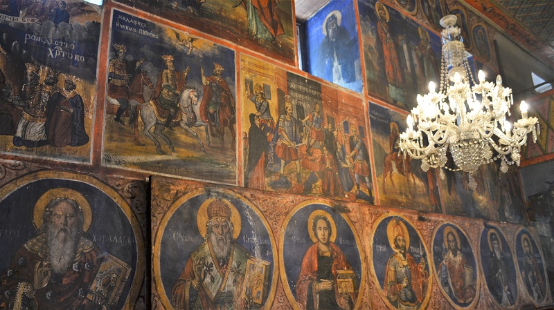 Алармантно: По ѕидовите на „Света Софија“ растат треви, во „Свети Димитрија“ има ризик од пожар, во „Свети Гаврил Лесновски“ протекувањето ги загрозува фреските, во…