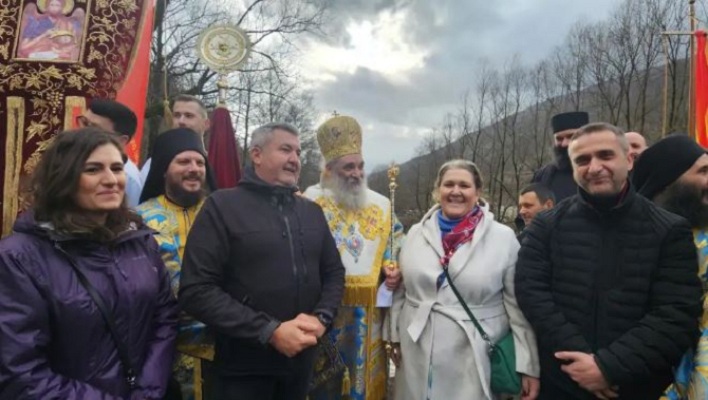 Во Радика по светиот крст скокнаа над 200 лица, најсреќен Александар Најдоски од Битола